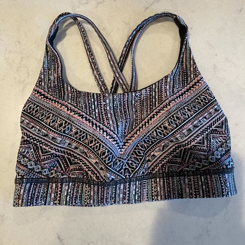 Lululemon tribal pace energy sports bra